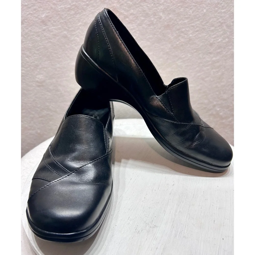 Clarks Womens Black Leather Slip On Loafers Wedge Shoes 8.5M 84629